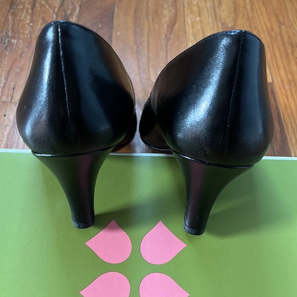 Black Heels Size 10W *** ALL OFFERS CONSIDERED*** - Picture 3 of 12